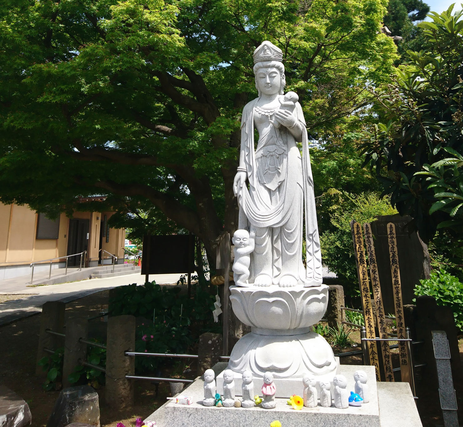 慈母観世音菩薩